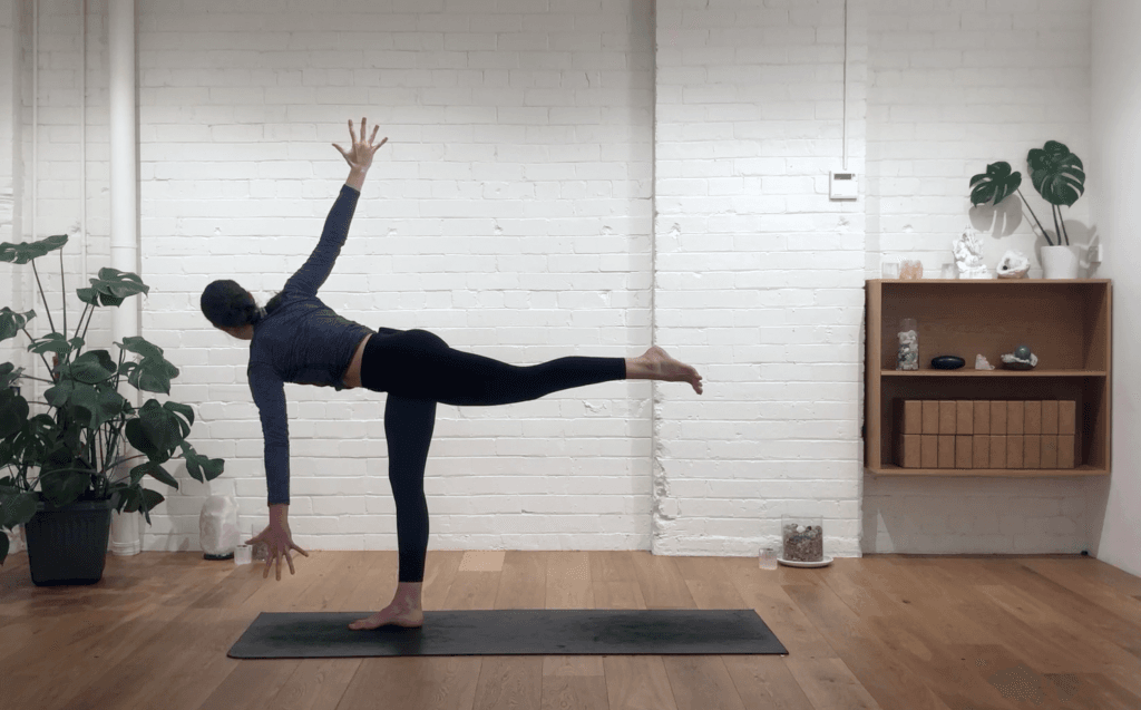 Yoga Evolve - Heart Space Flow