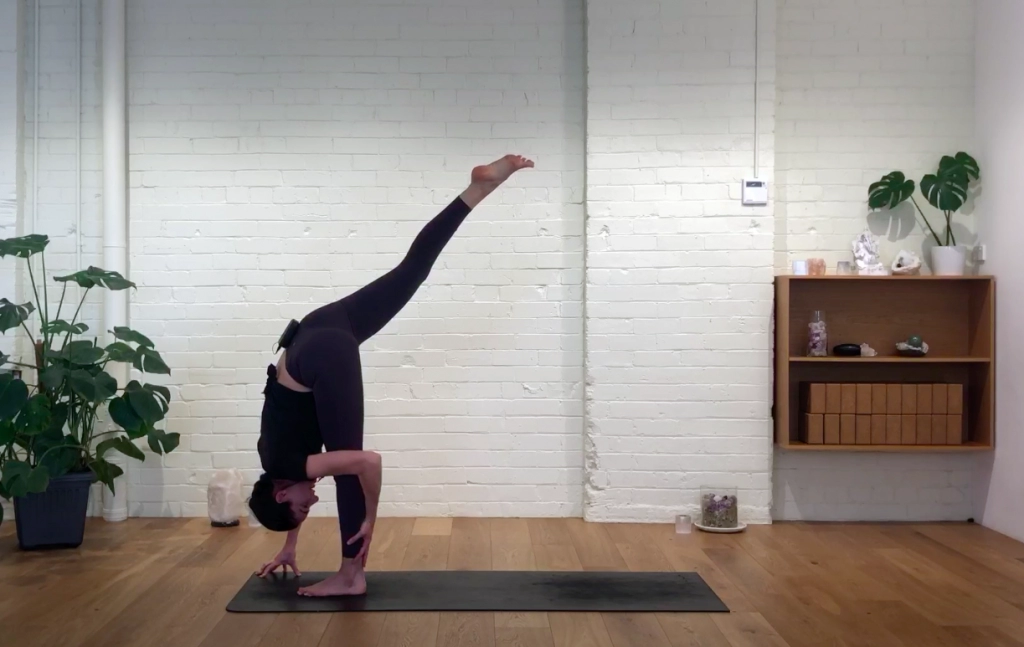 Yoga Evolve - Stretched & Strong