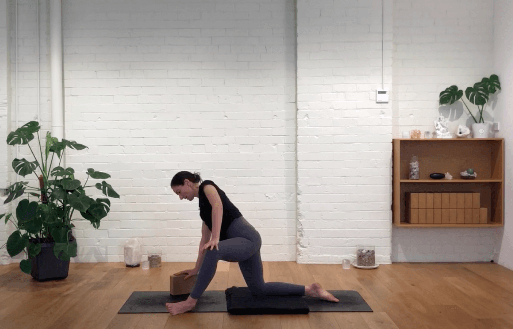 Prenatal Yoga - Upper Back & Hips