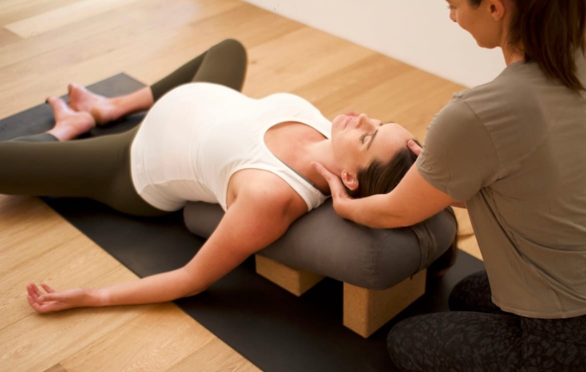 Women's health physiotherapy consultation at Selph